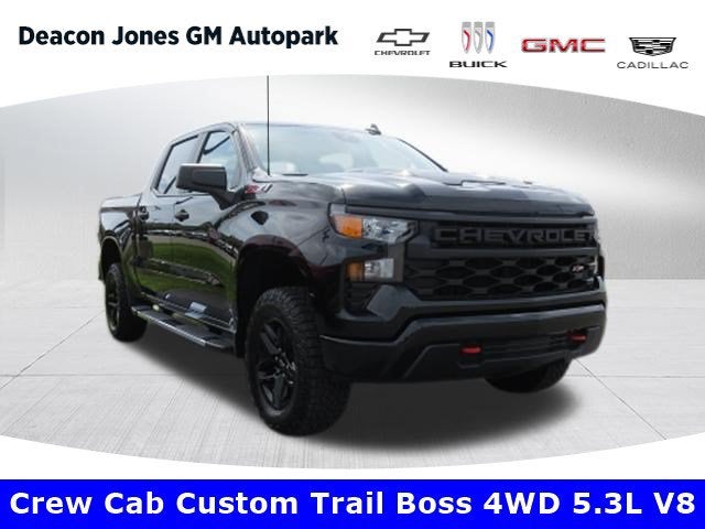 2025 Chevrolet Silverado 1500 Custom Trail Boss in Black — front three-quarter view